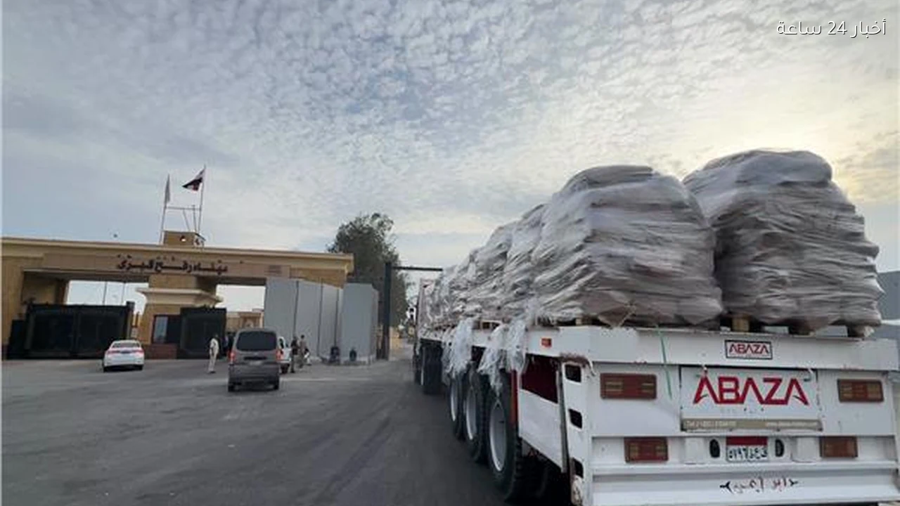 الهلال الأحمر المصري قافلة زاد العزة الـ295 حملت 2850 طنًا من المساعدات لغزة