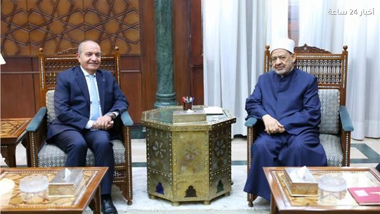 شيخ الأزهر يستقبل سفير الأردن بالقاهرة لبحث سبل تعزيز التعاون المشترك
